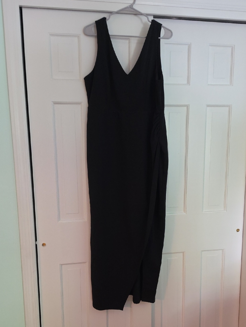 torrid Black Sleeveless V-Neck Maxi Dress